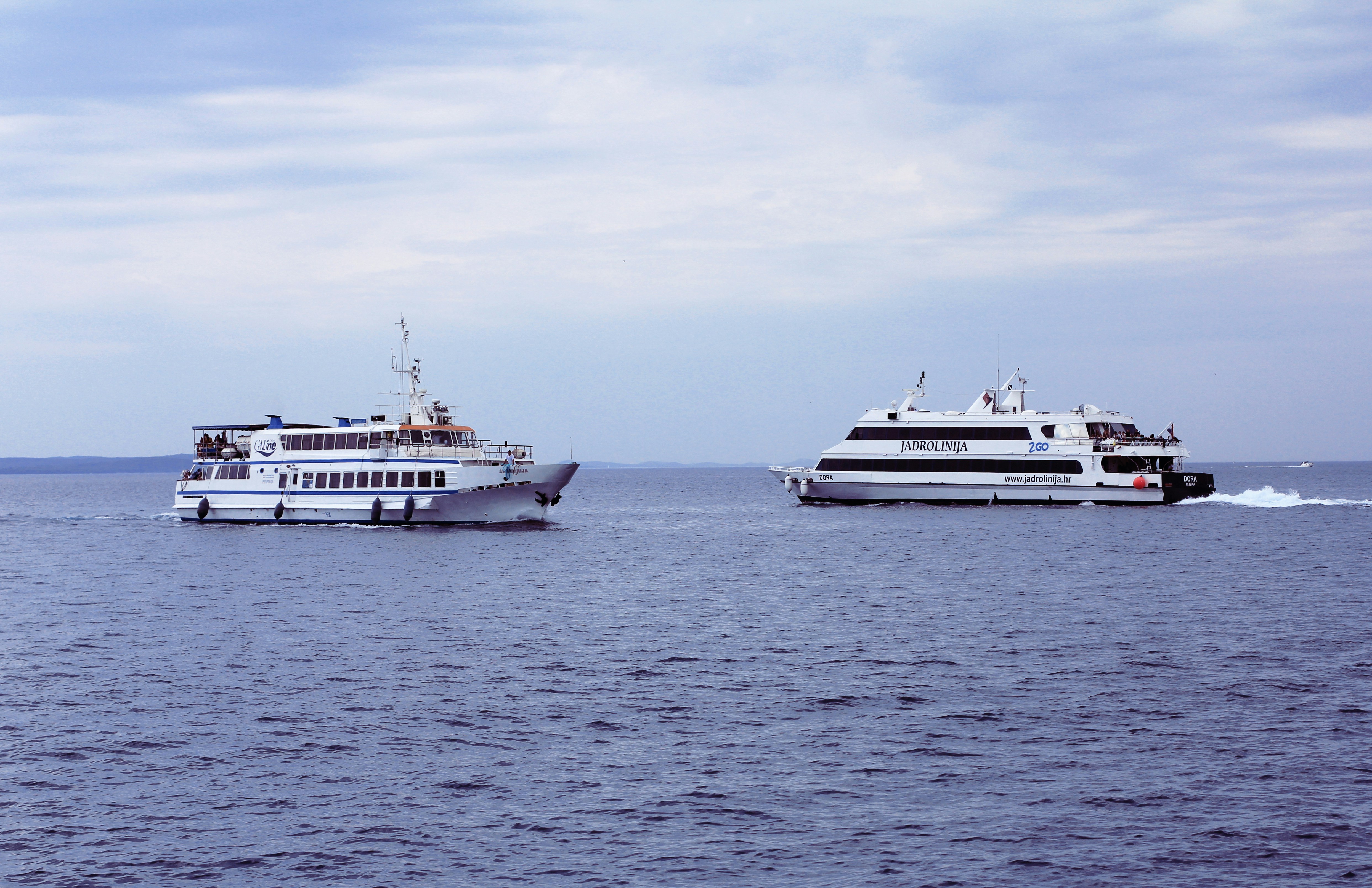 Kapal Butuh Tiket